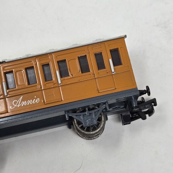 Bachman HO / OO Annie Passenger Coach Thomas the Train Brown Tank Engine Friends - Picture 4 of 8